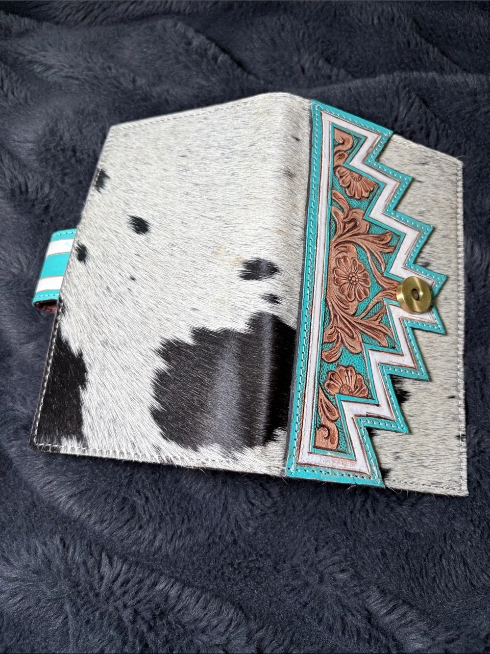 N/A turquoise white